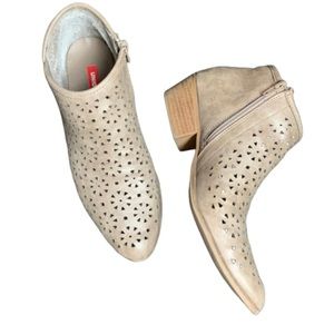 Union bay taupe ankle boots